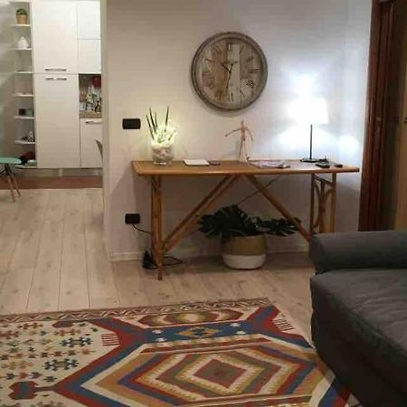 شقة Casa Via Toledo. Centralissima E Vicina Al Porto نابولي المظهر الخارجي الصورة