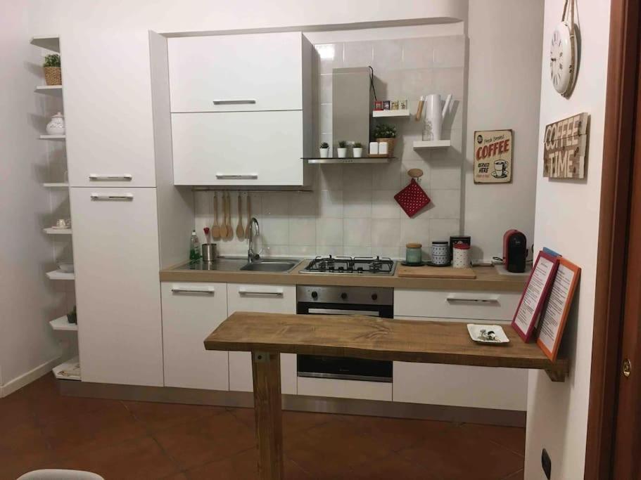 شقة Casa Via Toledo. Centralissima E Vicina Al Porto نابولي المظهر الخارجي الصورة