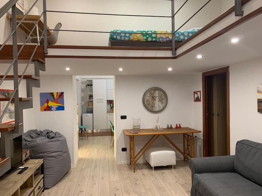 شقة Casa Via Toledo. Centralissima E Vicina Al Porto نابولي المظهر الخارجي الصورة