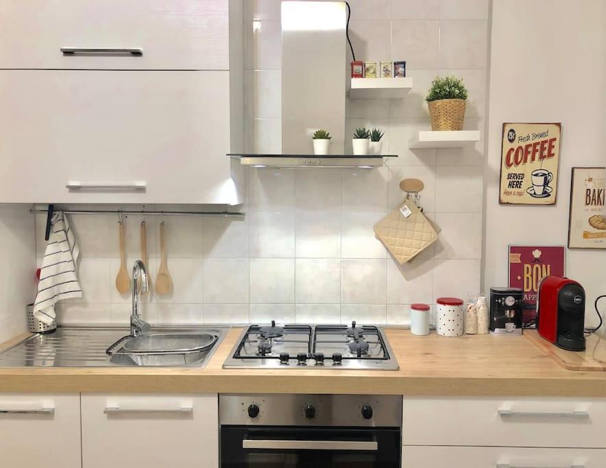 شقة Casa Via Toledo. Centralissima E Vicina Al Porto نابولي المظهر الخارجي الصورة